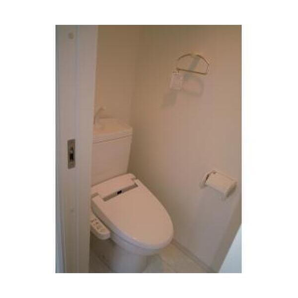 ジュネス烏山201号室 トイレ