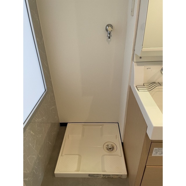 ポム・ドゥ・パン102号室 内観