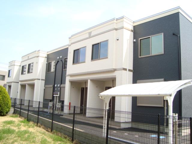 ラ・ルーチェ 外観写真（昼）