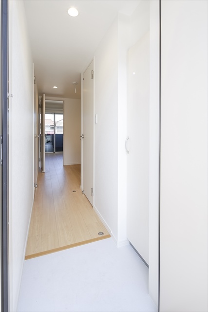 ｖｉｌｌａｇｅ　響　二号館2階 玄関