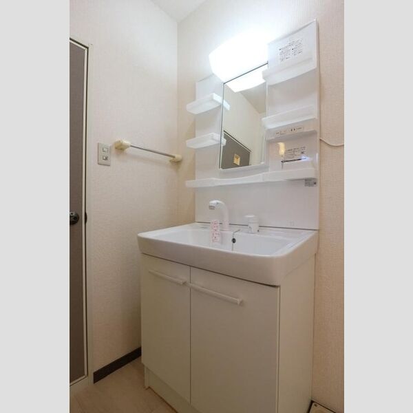セジュールYK102号室 洗髪洗面化粧台