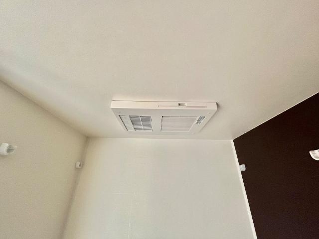 ラークヒル203号室 浴室乾燥機