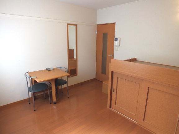 レオパレス若葉 1Fフローリング