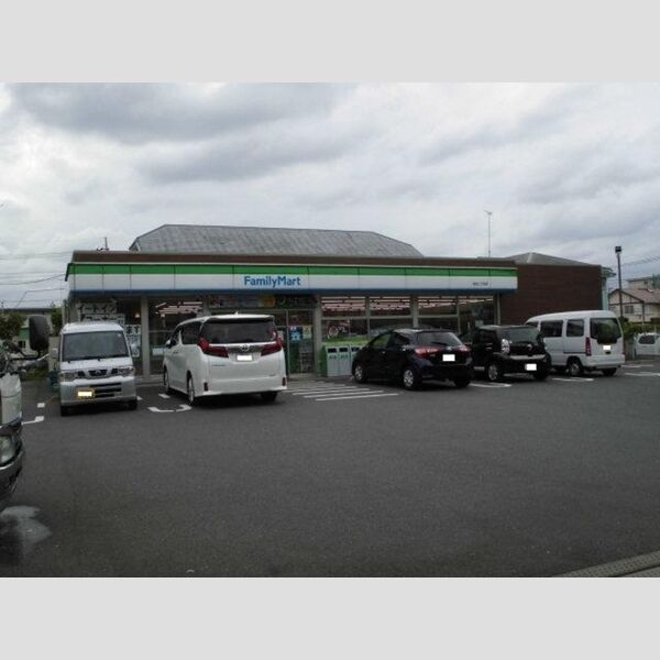 センチュリーハイム桂台 ファミリーマート桂台二丁目店