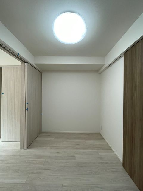 ガーラ・アヴェニュー東大島14階 個人の部屋や寝室として使える洋室です