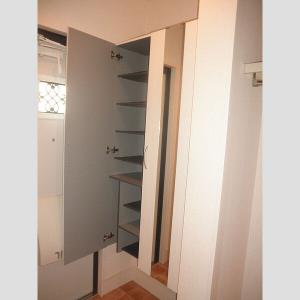 サニーサイド聖蹟　ⅠⅠ-201号室 シューズBOX(トールタイプ)