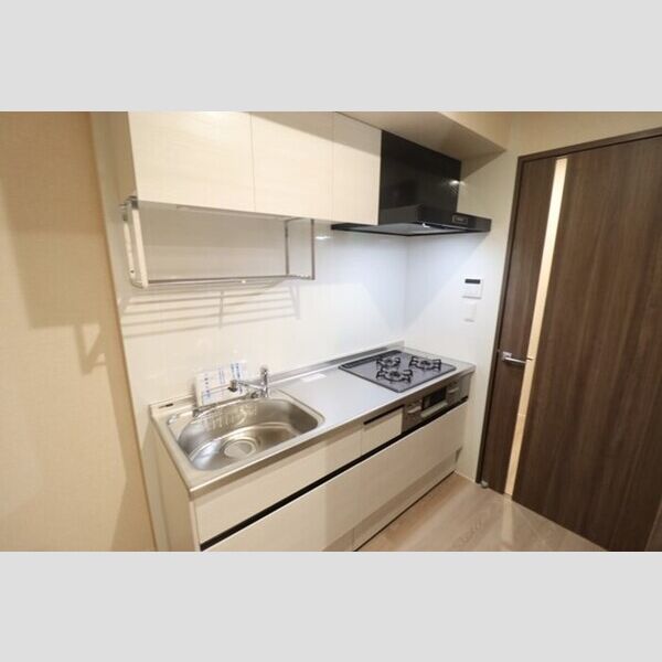 STELLA新松戸201号室 キッチン　三口コンロ