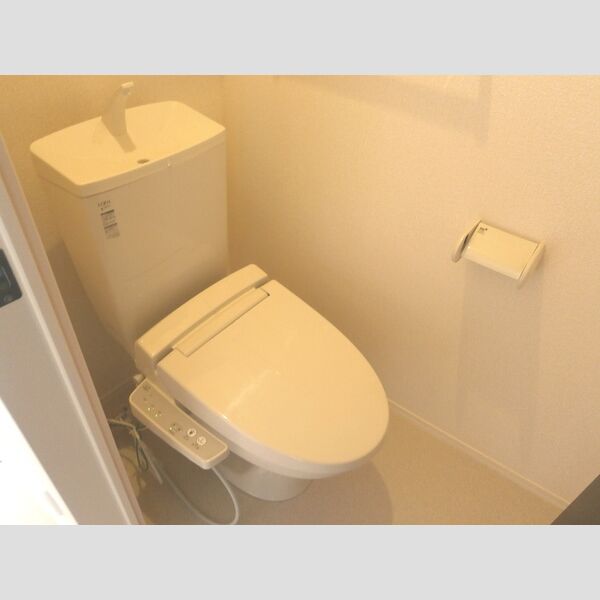 ハイネスCDFE　E102号室 温水洗浄便座