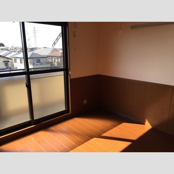 ヴィヴィレ フルール302号室 洋室