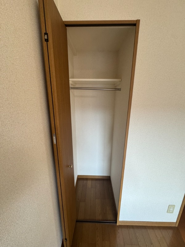 グランピーノ妙典(D-013)2階 収納