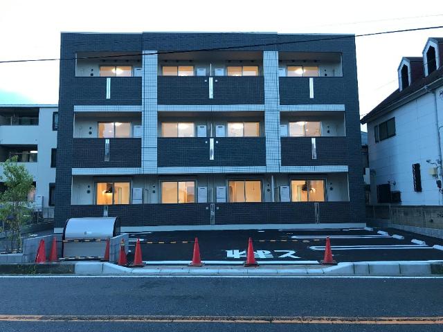 カスティール 外観写真（夜）