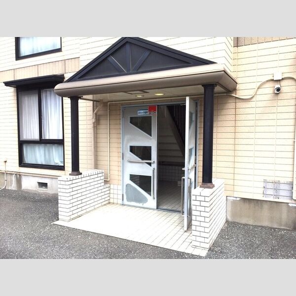 ヴァンベール山口　A エントランス