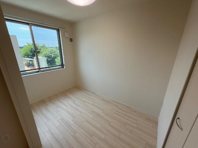 ベルフィオーレ　五番館202号室 洋室