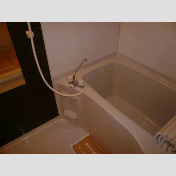 メゾン・サワ205号室 浴室