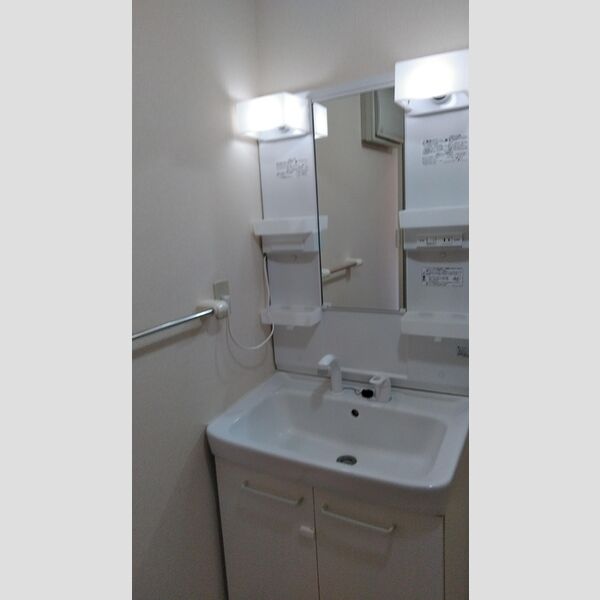 ルミエール岡本 洗面所