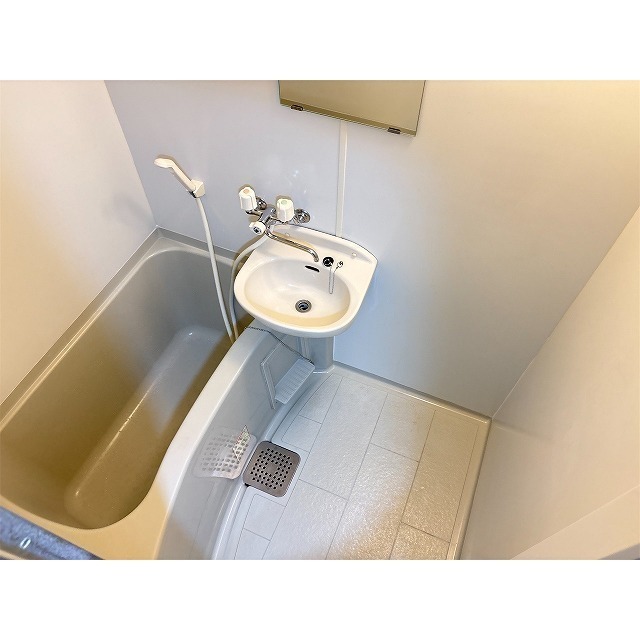 アンプルールフェールロマン 内観