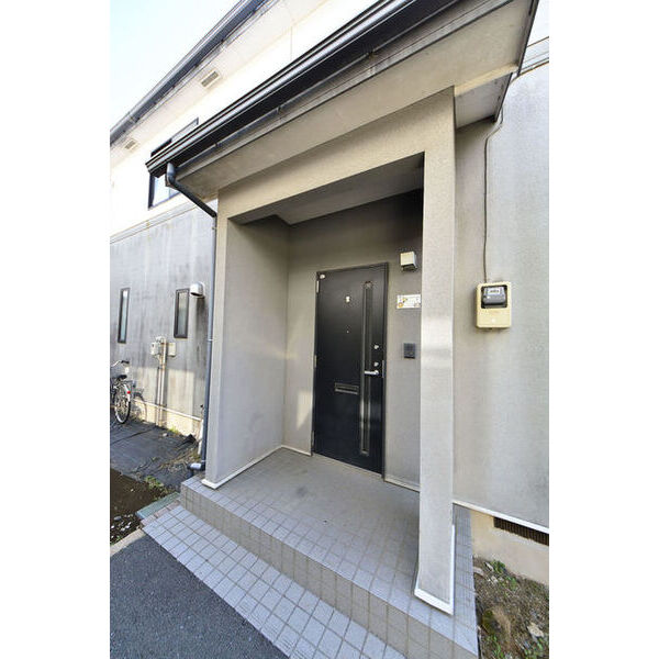 ドルフエハラC エントランス