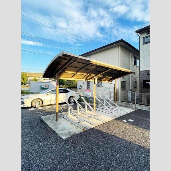 メルヴェーユ三郷中央　B302号室 駐輪場