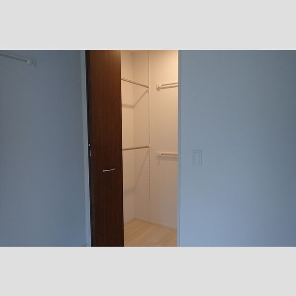 ソフィアⅢ読売ランド ワンステップクローゼット