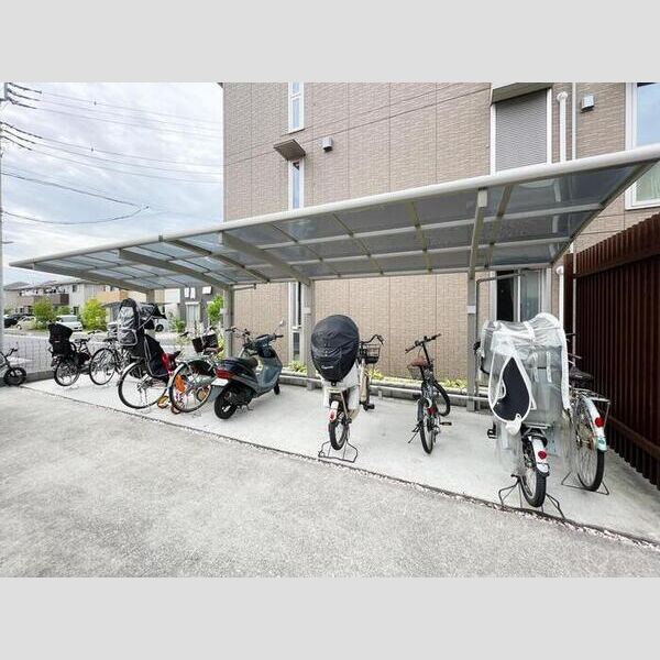 ロイジェントパークス レイクタウン Ⅲ　O 駐輪場