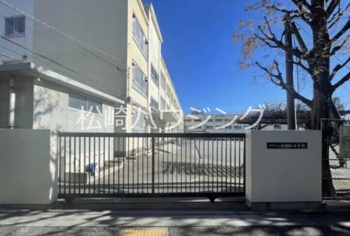 トワエモモ1階 中野区立桃園第二小学校