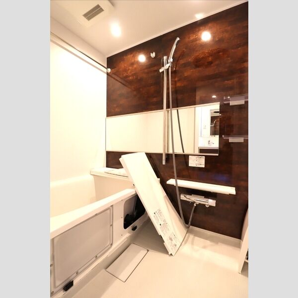 グラナーデ西大泉201号室 バスルーム