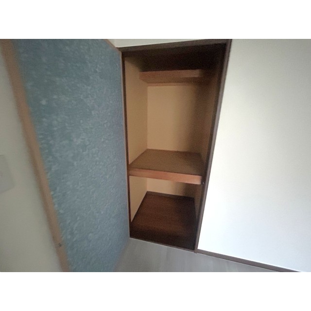 グランデュール瀬戸岡202号室 内観