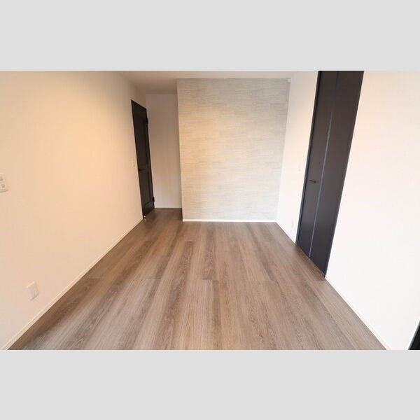 ピース　ラ　ヴィータ　E(イースト)303号室 洋室