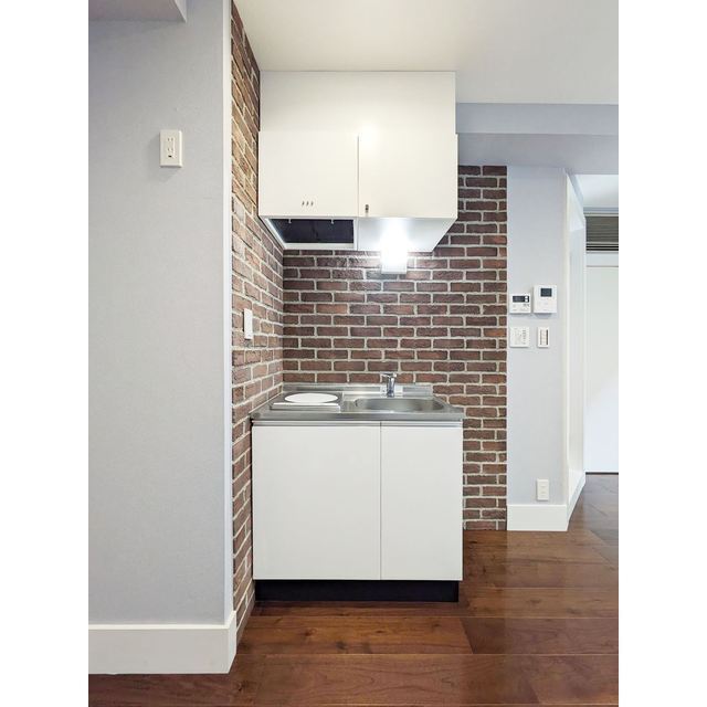 ヴィクトリアン・パレス横浜0202号室 内観