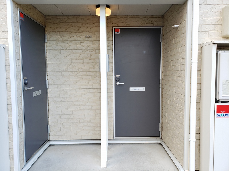 レオパレスＳＡＫＵＲＡ207号室 玄関