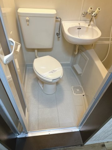 ソリッドリファイン玉川上水208号室 トイレ