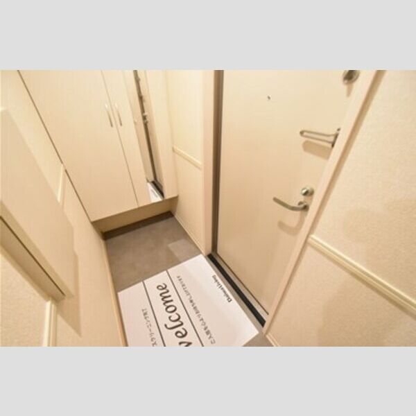 マ　メゾン　クラミ 玄関