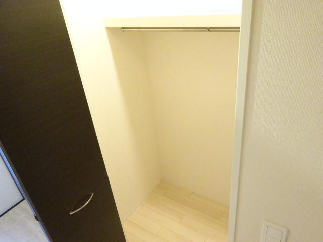 エルフェイム 1階収納