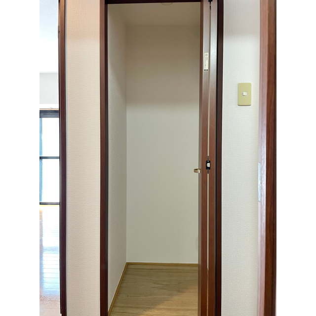 スクリップス101号室 ☆廊下クローゼット