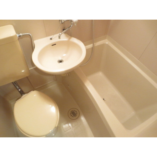 内田アパート1階 トイレバス洗面