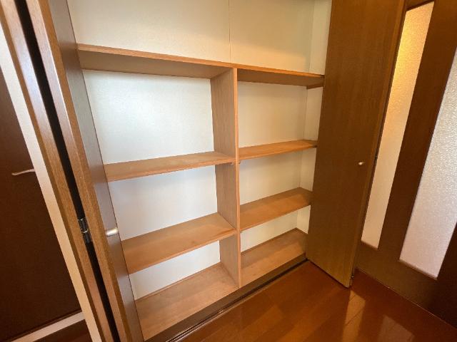 ウィンディヒルズ 廊下収納