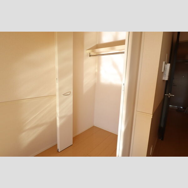 ソリエガーデン202号室 収納