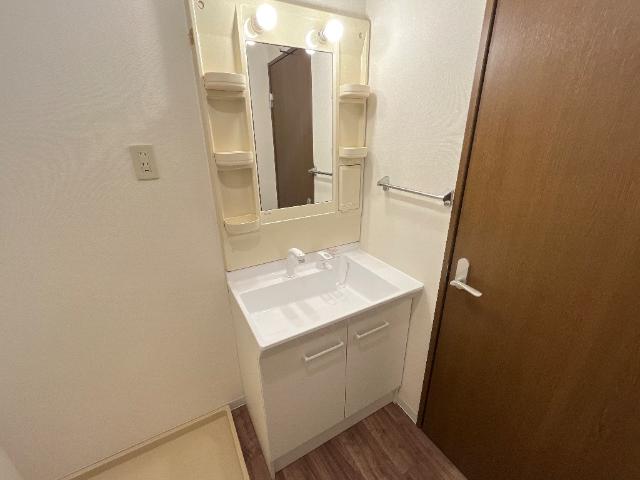 ウィンディヒルズ 洗髪洗面化粧台