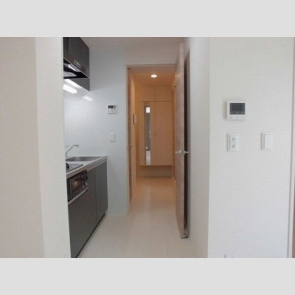 エトーレ・DⅢ203号室 ■キッチンと玄関です■