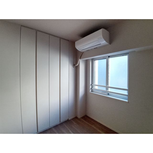 ザ・パークハウス国分寺プレイス 洋室②WIC　2025年12月撮影