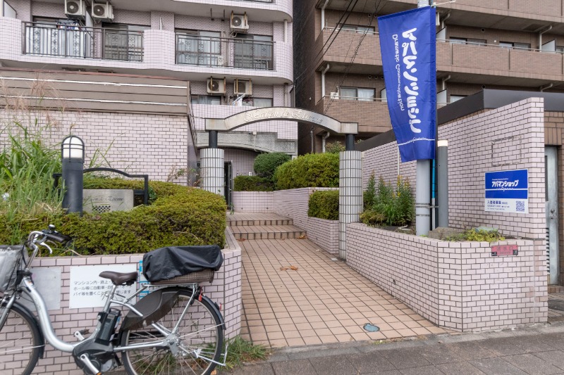 メゾン･ド･エトレーヌ5階 エントランス