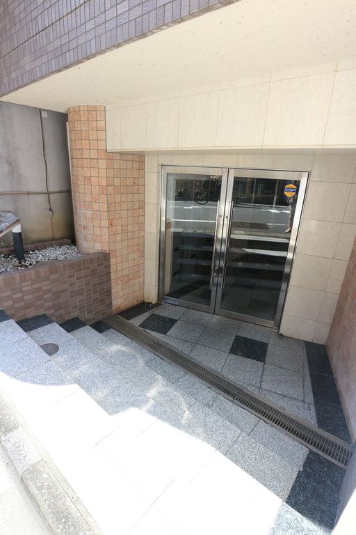菱和パレス立教通り201号室 エントランス