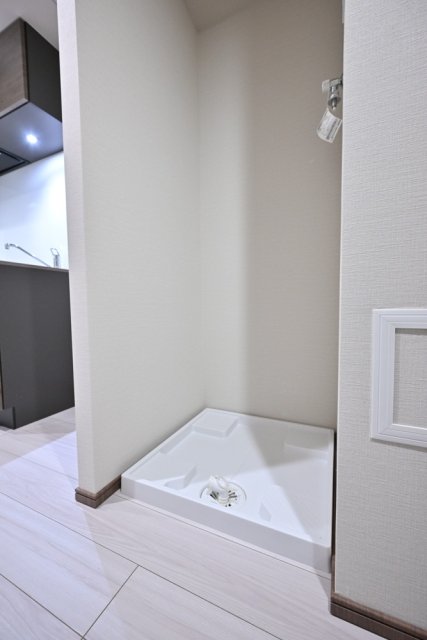 ＧＲＡＮＳＩＴＥ　ＮＡＫＡＭＥＧＵＲＯ4階 室内洗濯機置場