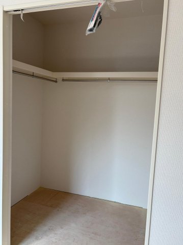 MOK-TERRACE大森町101号室 広々ウォークインクローゼット(工事中)