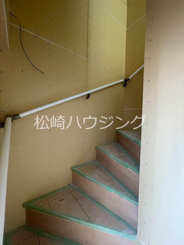 AW中野松が丘2階 内観