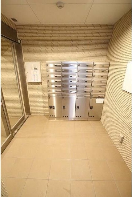 スマートヴィラ鶴見市場 エントランス