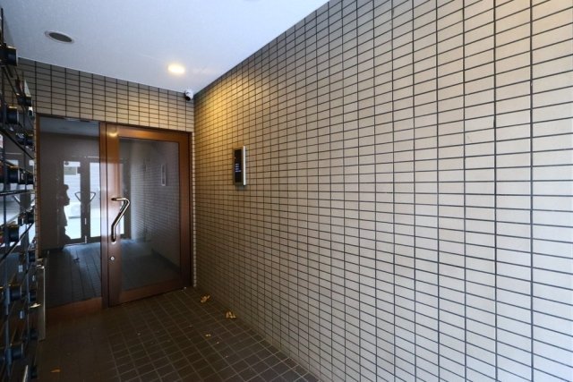 シティパレス中野野方6階 エントランス