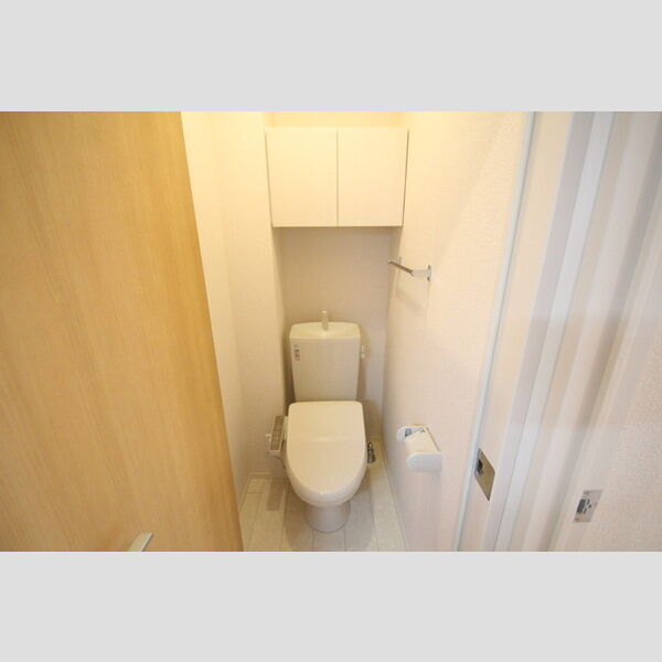 ソルテール六町210号室 トイレは温水洗浄便座付き!