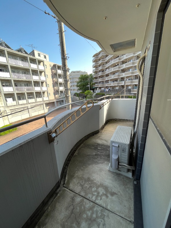 クレスト市ヶ尾3階 バルコニー