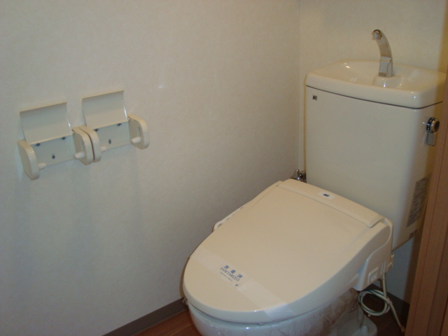 エルマルム00205号室 シャワー付トイレ